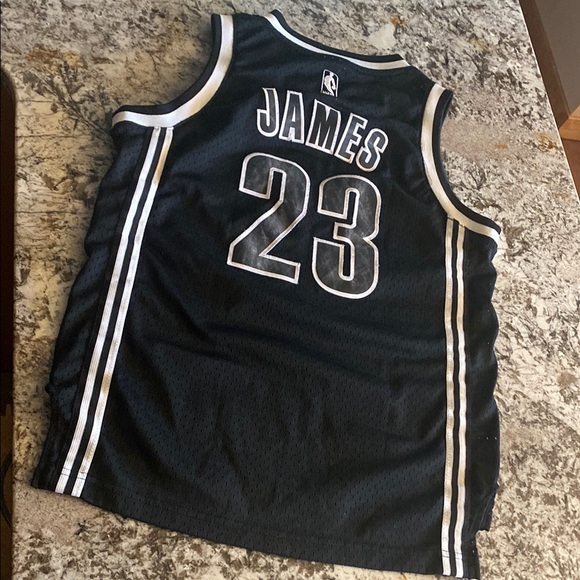 Lebron James #23 Basketball Jersey Cleveland Cavaliers Black kid sz 10/12 - Picture 3 of 6